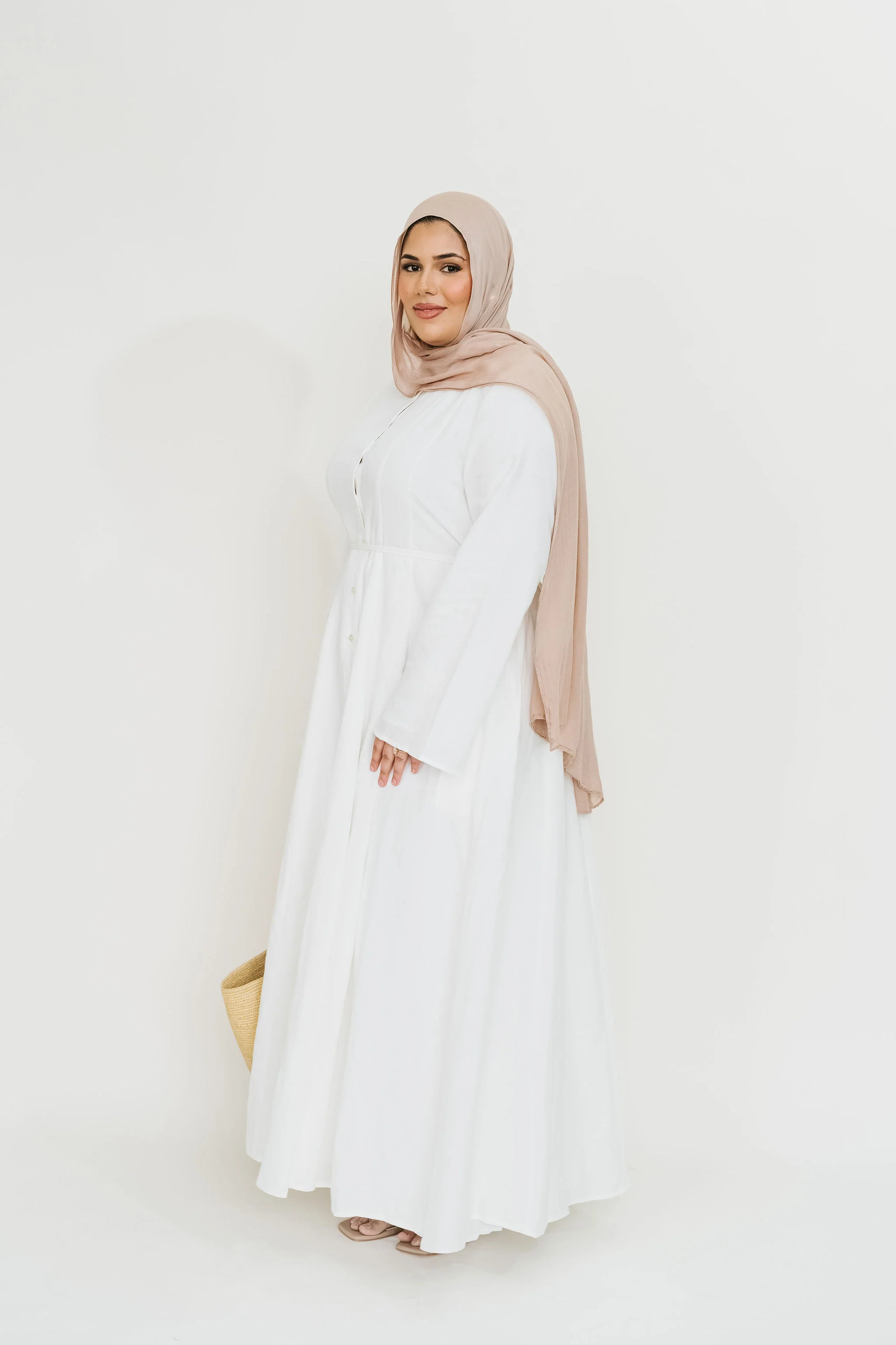 Farah (Seashell White) - Image 12