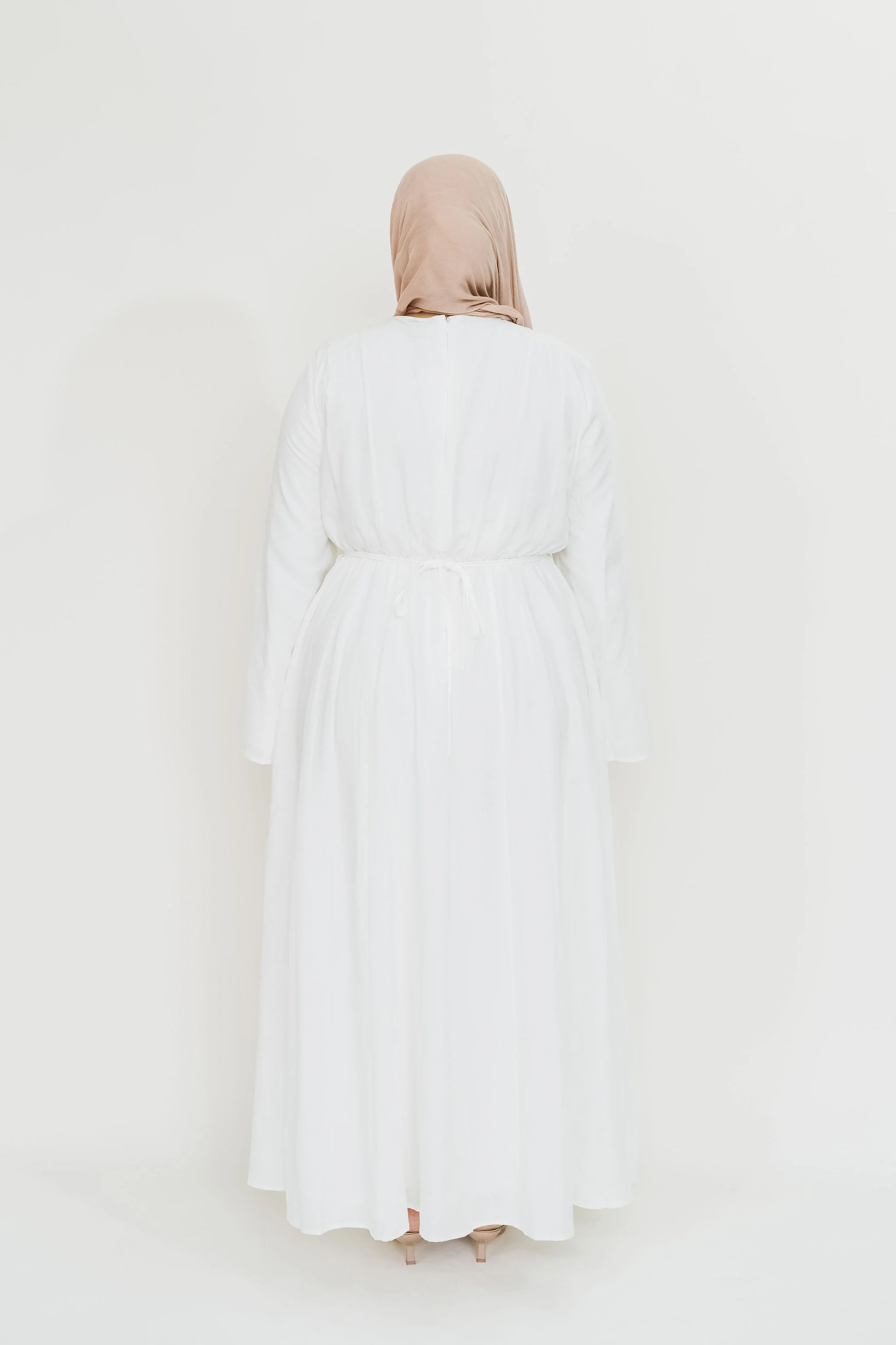 Farah (Seashell White) - Image 14